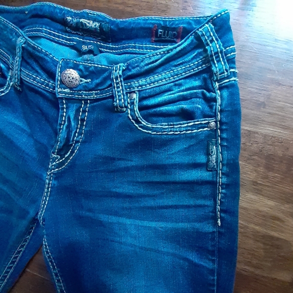 Silver Jeans Suki Mid Straight Fluid - Picture 16 of 16